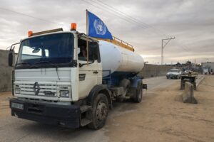 “الأونروا”: منع إسرائيل إدخال الوقود إلى غزة يهدد بتوقف كلي للعمليات الإنسانية
